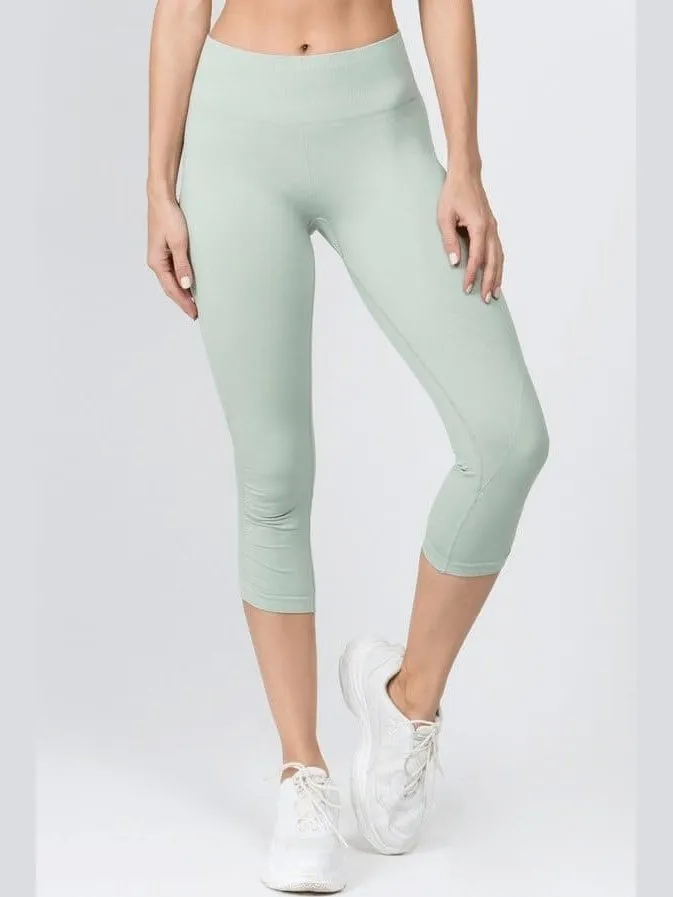 High Rise Cinched Ankle Seamless Capri Leggings