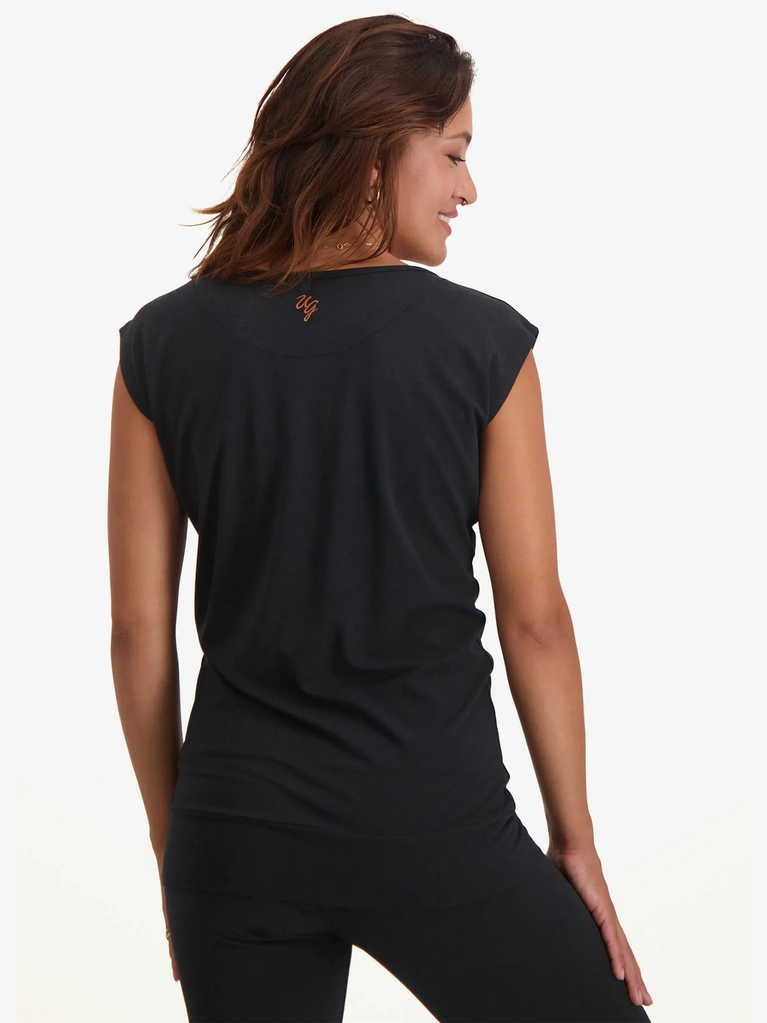 Urban Goddess Asana Yoga Tee - Black